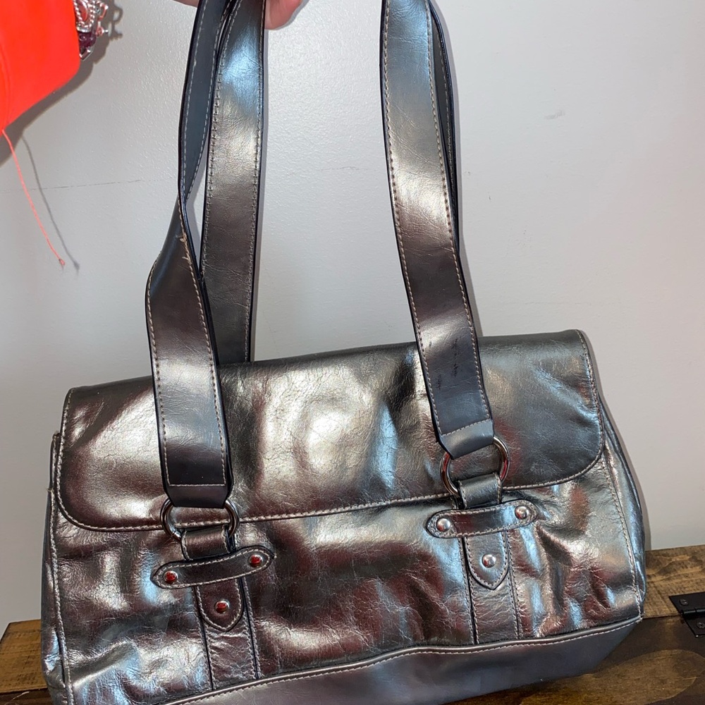 Wilson’s Leather Grey Metallic Shoulder Purse Bag NWT
